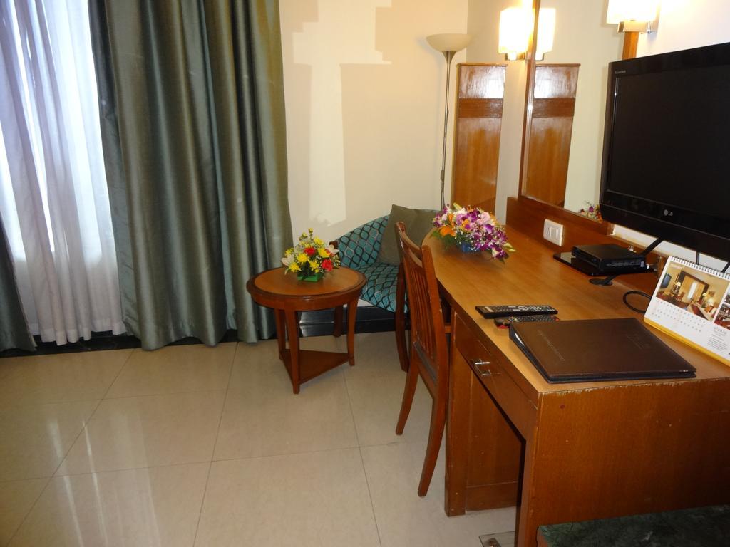 Hotel J P Cordial Bangalore Exterior foto